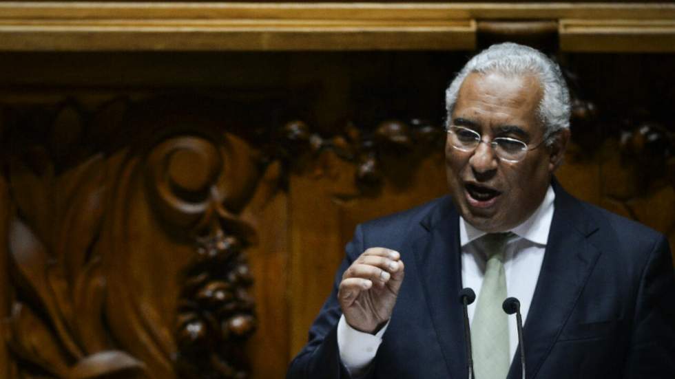 Portugal : la gauche fait tomber le gouvernement de centre droit