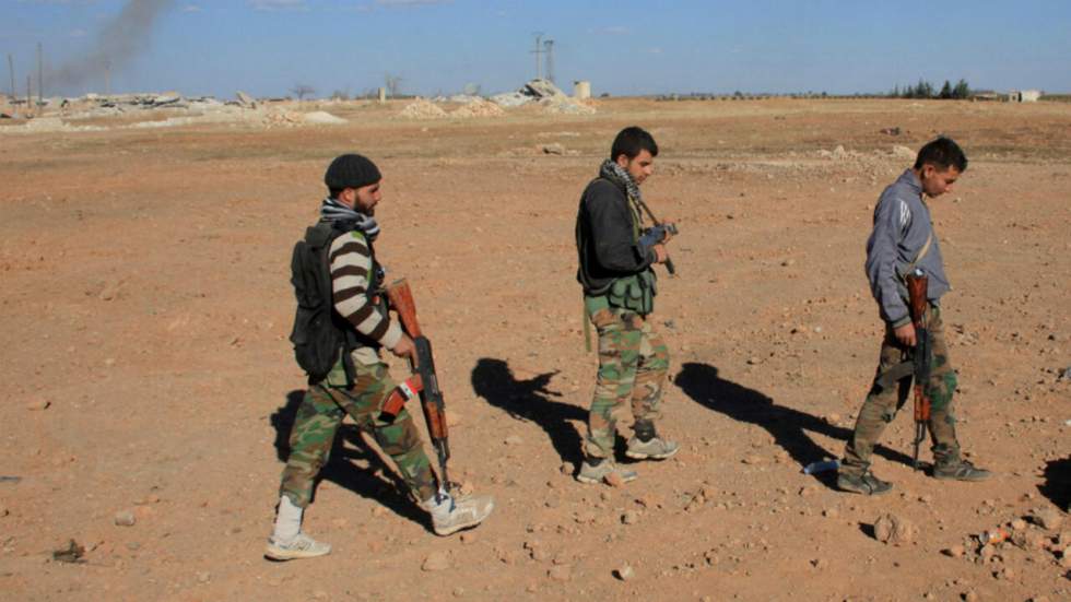 L'armée syrienne brise le siège de l'EI sur un aéroport stratégique près d'Alep L'armée syrienne brise le siège de l'EI sur un aéroport stratégique près d'Alep
