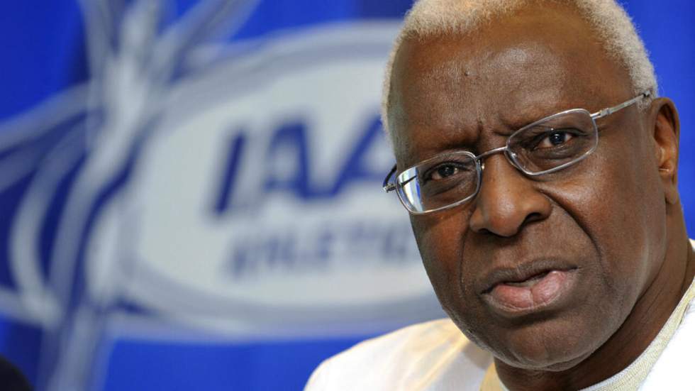 Dopage : mis en examen pour corruption, Lamine Diack démissionne du CIO