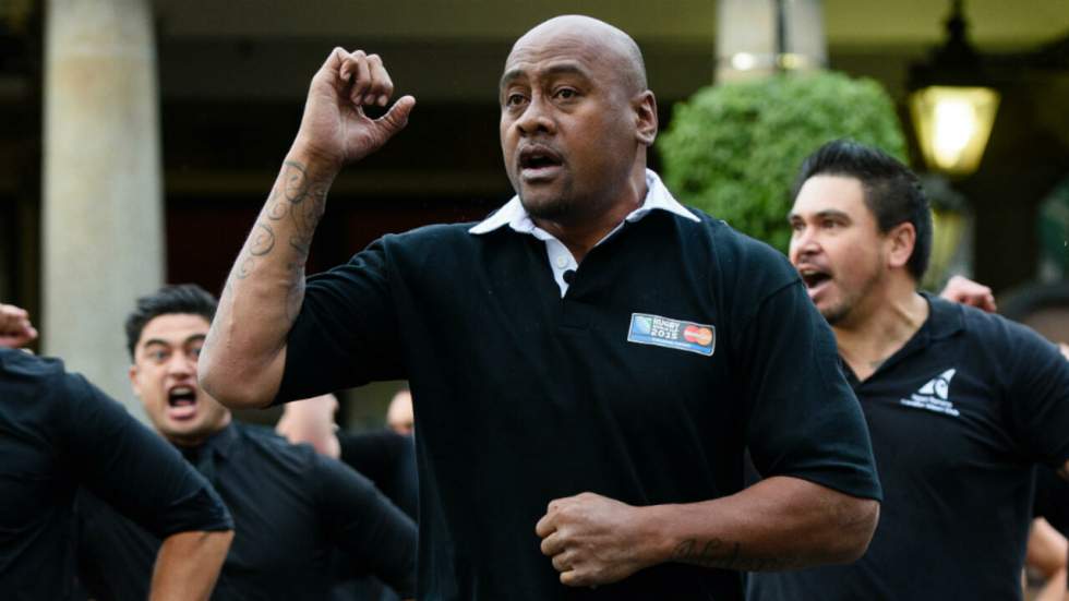Jonah Lomu sans doute victime d'un caillot formé lors d'un vol long-courrier Jonah Lomu sans doute victime d'un caillot formé lors d'un vol long-courrier