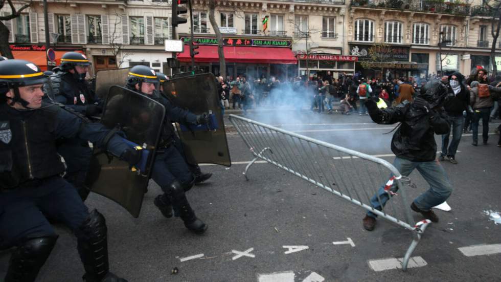 COP21 : plus de 300 gardes à vue après des heurts entre police et manifestants COP21 : plus de 300 gardes à vue après des heurts entre police et manifestants