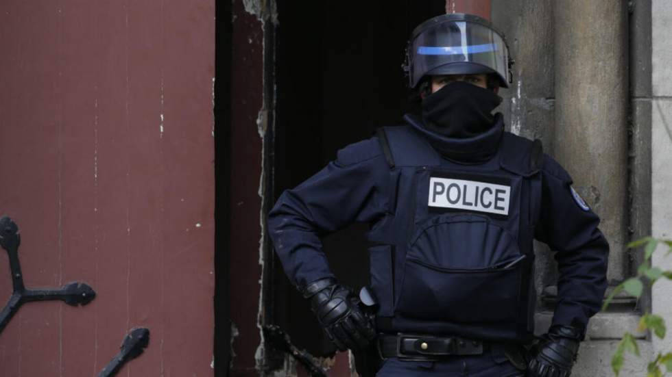 Perquisitions musclées, assignations abusives... les dérives de l’état d’urgence Perquisitions musclées, assignations abusives... les dérives de l’état d’urgence