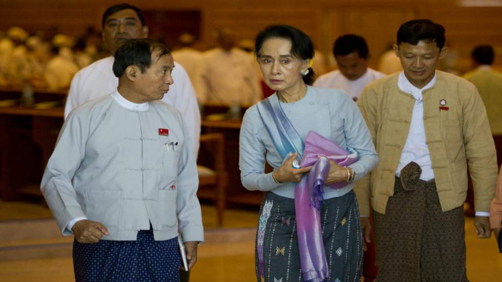 Birmanie : Aung San Suu Kyi rencontre le président pour amorcer une "transition pacifique"