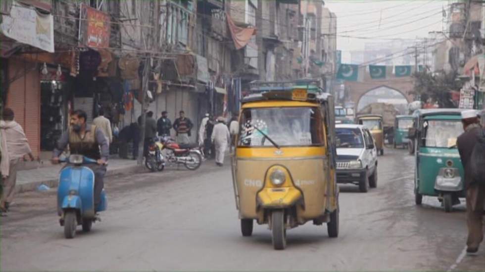 Pakistan : un an après l’attentat de Peshawar, les survivants restent traumatisés