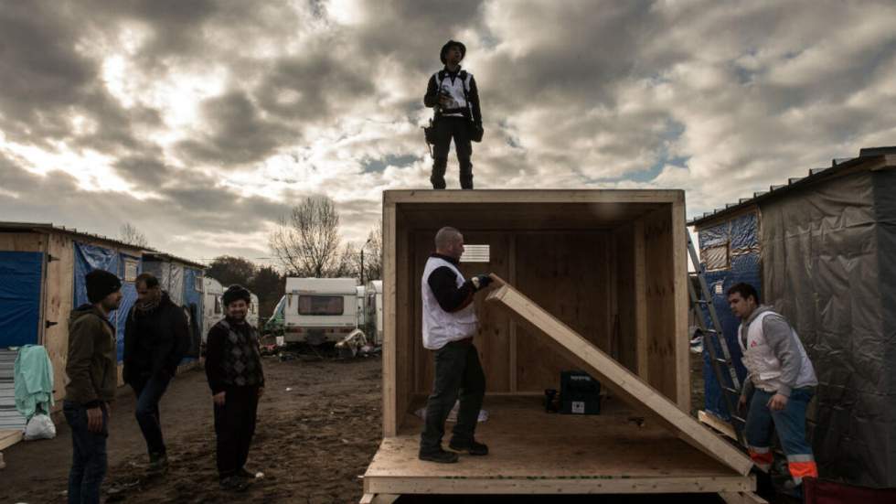 Vidéo : à Calais, la "nouvelle jungle" se prépare à affronter l'hiver