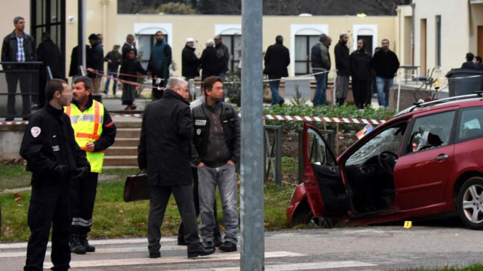 Un homme fonce sur des militaires devant la grande mosquée de Valence