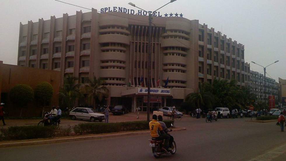 L'hôtel Splendid de Ouagadougou attaqué par des hommes armés L'hôtel Splendid de Ouagadougou attaqué par des hommes armés