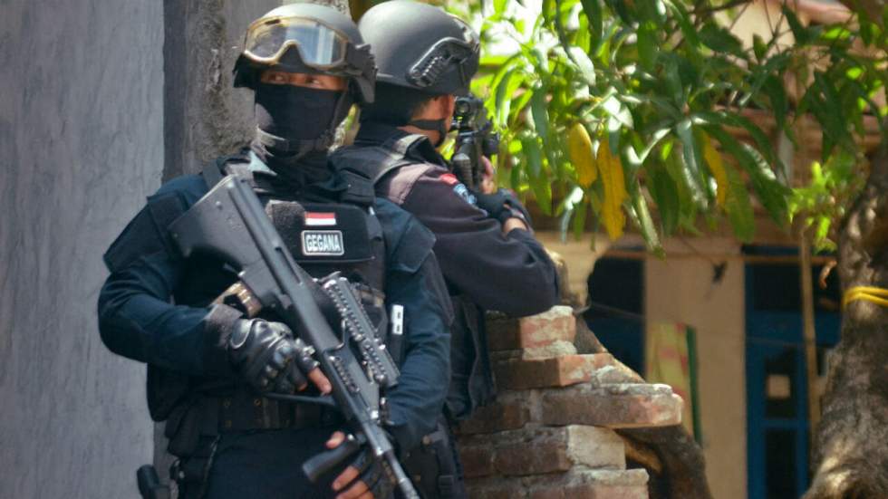 Attaques en Indonésie : 12 suspects arrêtés par la police Attaques en Indonésie : 12 suspects arrêtés par la police