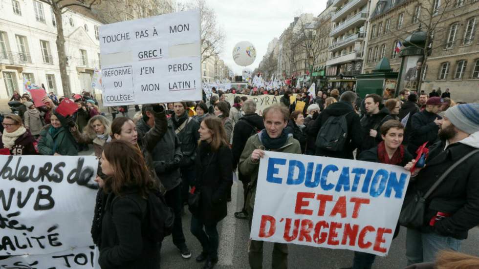 Les taxis et les fonctionnaires dans la rue pour une journée de colère sociale