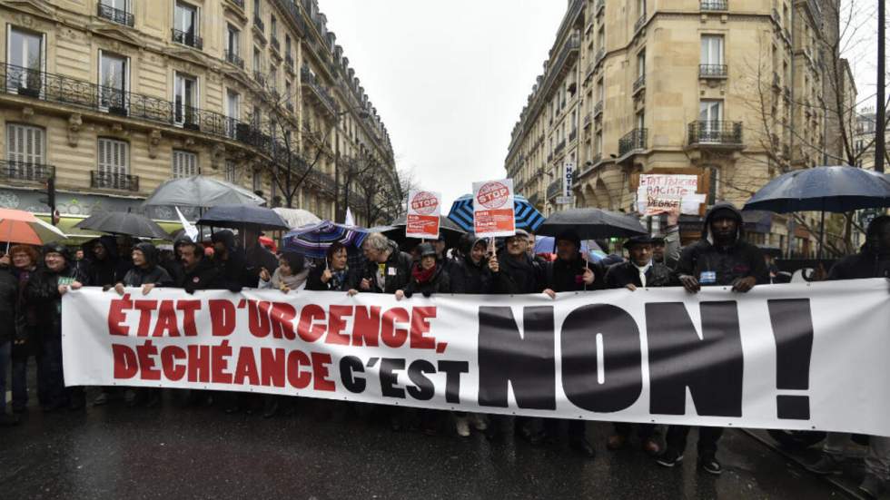 France : Manifestations de milliers d'opposants à l'état d'urgence et à la déchéance de la nationalité