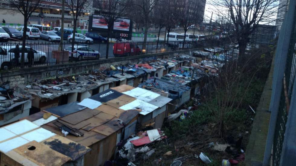 À Paris, un camp de Roms évacué dans le calme