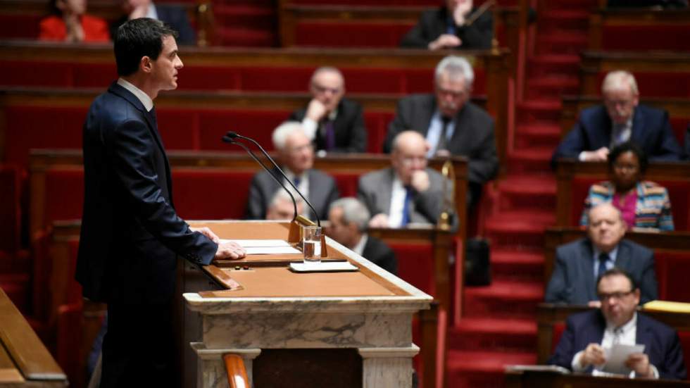 Manuel Valls devant les députés : "La déchéance de nationalité s'appliquera à tous"