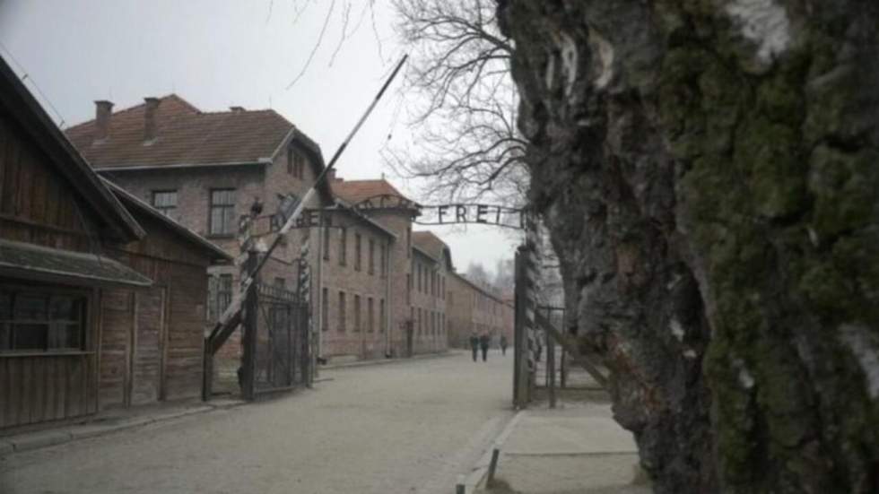 Un ancien garde d'Auschwitz rattrapé à 94 ans par la justice allemande Un ancien garde d'Auschwitz rattrapé à 94 ans par la justice allemande