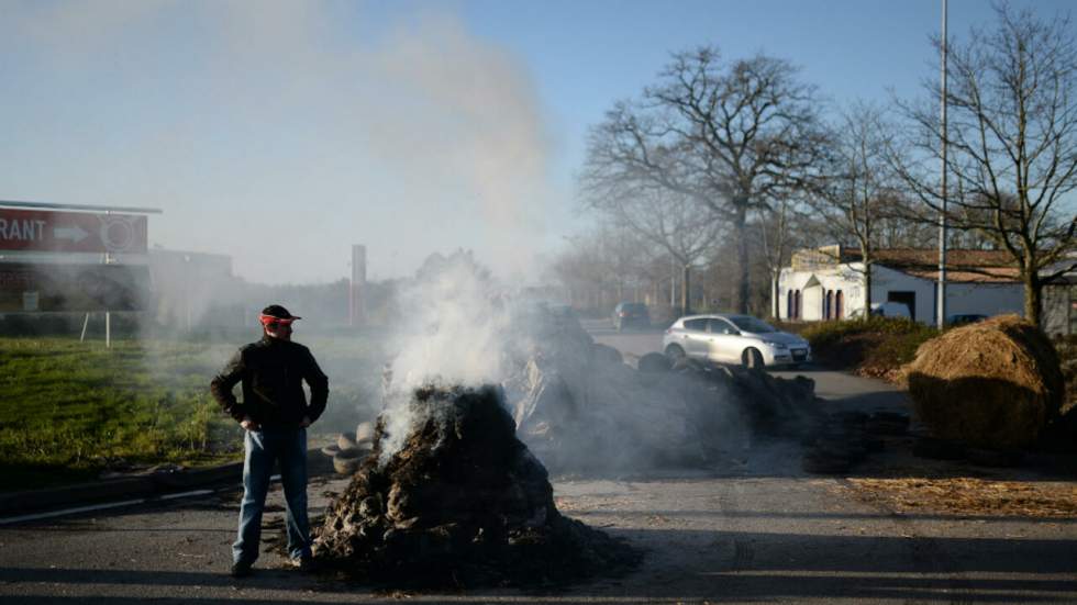 Les agriculteurs français maintiennent la pression et organisent le blocage de Vannes