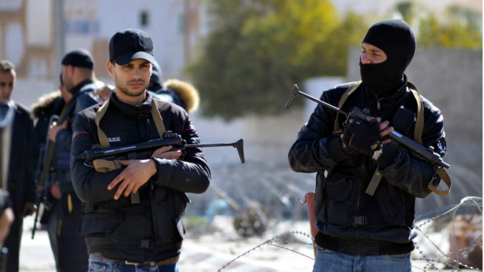 Vidéo : la chasse aux terroristes continue à Ben Guerdane Vidéo : la chasse aux terroristes continue à Ben Guerdane