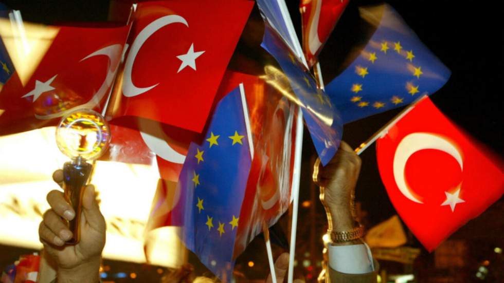 Hollande assure qu'il ne fera "aucune concession" à la Turquie sur les droits de l'Homme Hollande assure qu'il ne fera "aucune concession" à la Turquie sur les droits de l'Homme