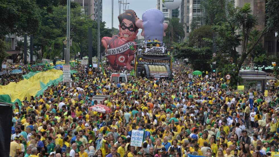 Brésil : manifestations historiques contre la présidente Dilma Rousseff