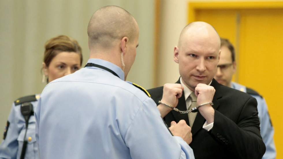 Durant son procès, Anders Breivik accuse l'État de vouloir le "tuer"