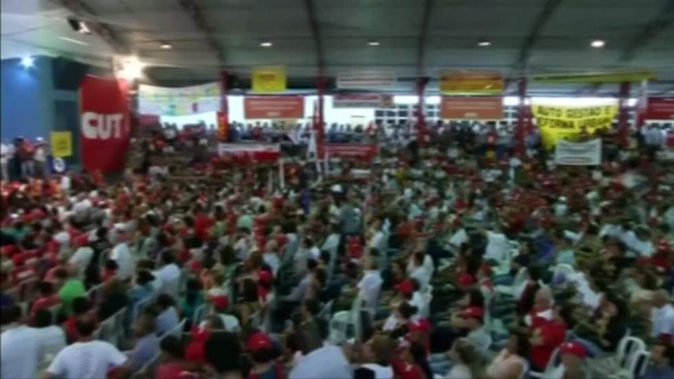 Le Brésil excédé par une écoute téléphonique embarrassante pour Lula et Rousseff Le Brésil excédé par une écoute téléphonique embarrassante pour Lula et Rousseff