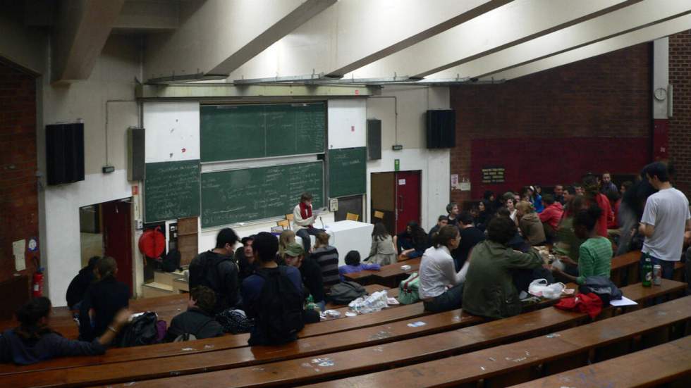 Loi Travail : la manifestation étudiante violemment réprimée par les forces de l'ordre