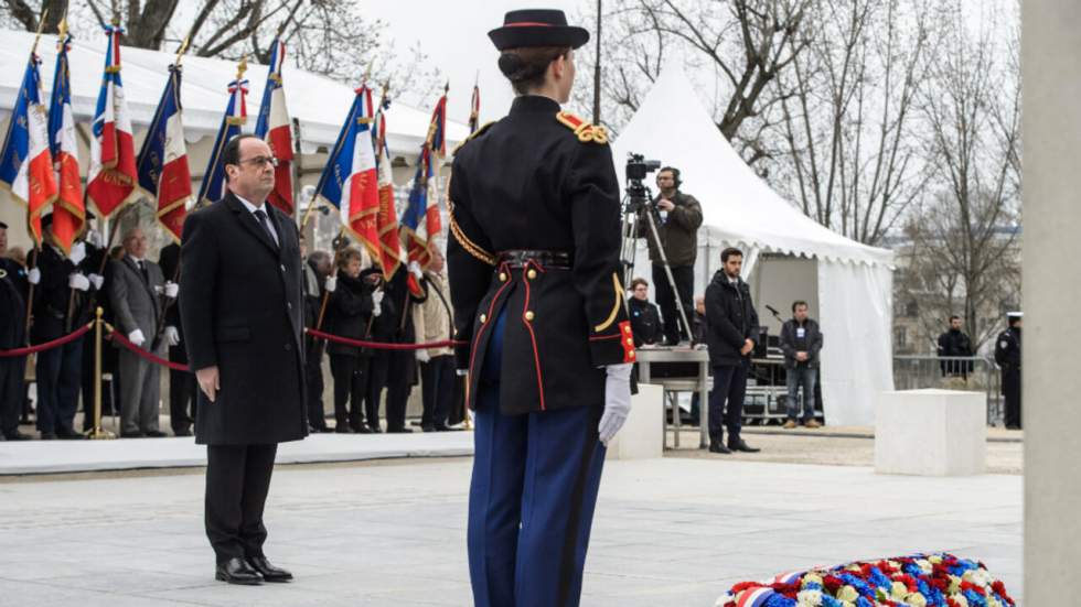 Guerre d'Algérie : Hollande rend hommage "à toutes les victimes"