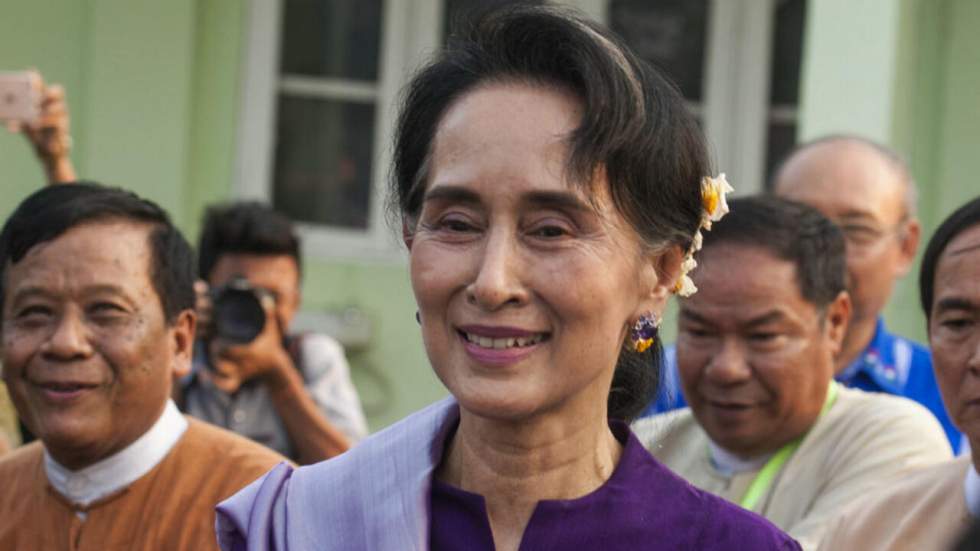 Birmanie : à défaut d'être présidente, Aung San Suu Kyi sera ministre des Affaires étrangères