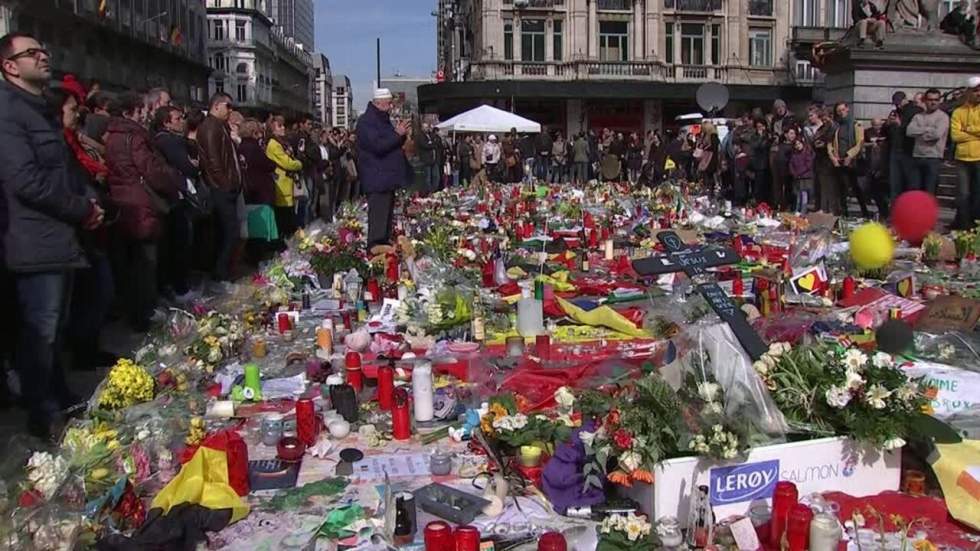 À Bruxelles, une centaine de personnes place de la Bourse malgré l'annulation de la "marche contre la peur"