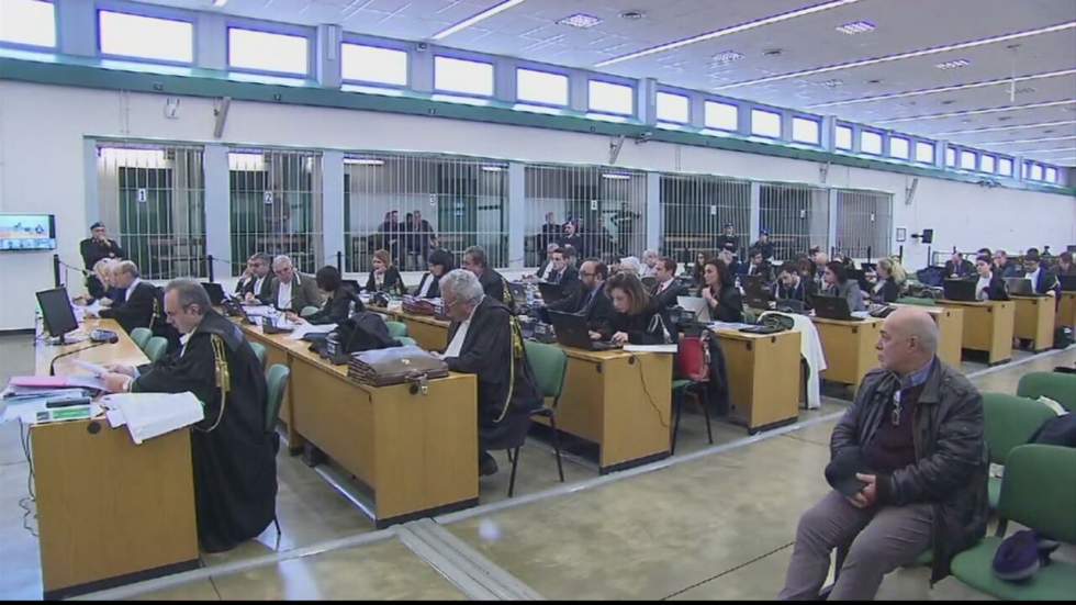 Vidéo : Le procès d’un vaste réseau mafieux à Rome Vidéo : Le procès d’un vaste réseau mafieux à Rome