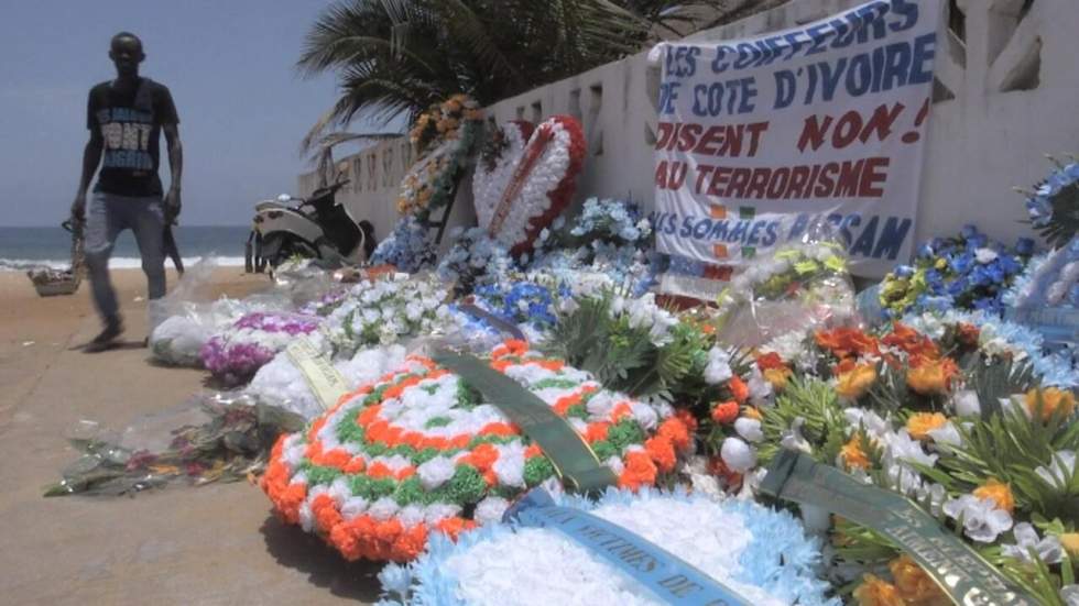Côte d'Ivoire : cérémonie un mois après l'attaque de Grand-Bassam, des cellules "dormantes" démantelées Côte d'Ivoire : cérémonie un mois après l'attaque de Grand-Bassam, des cellules "dormantes" démantelées
