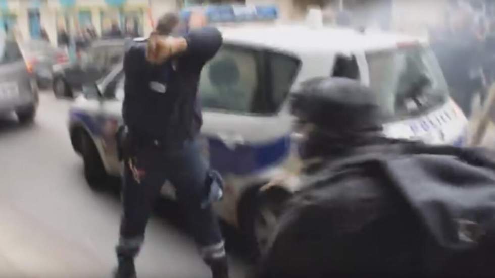 Une vidéo montre la violente attaque de la voiture de police incendiée sur le canal Saint-Martin