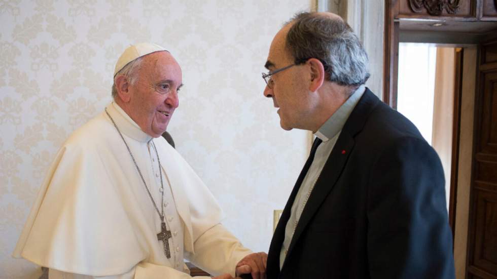 Pédophilie : avec le soutien du pape, le cardinal Barbarin reste en poste