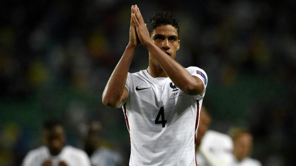 Bleus : Raphaël Varane forfait pour l'Euro-2016, remplacé par Adil Rami