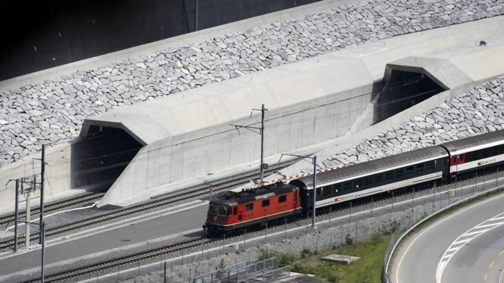 Vidéo : la Suisse inaugure le plus long tunnel ferroviaire du monde