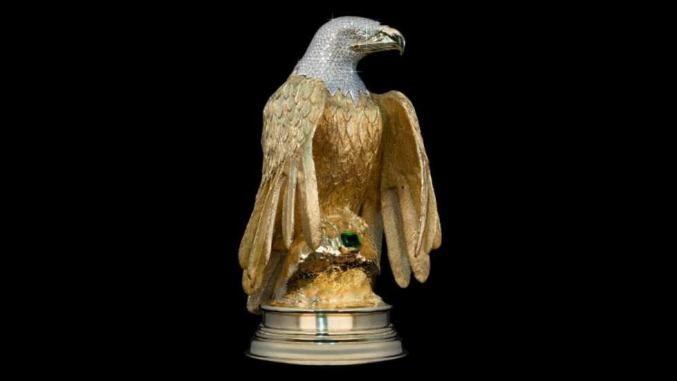 Un aigle fait d'or et de diamants volé dans le sac à dos de son propriétaire au Canada Un aigle fait d'or et de diamants volé dans le sac à dos de son propriétaire au Canada