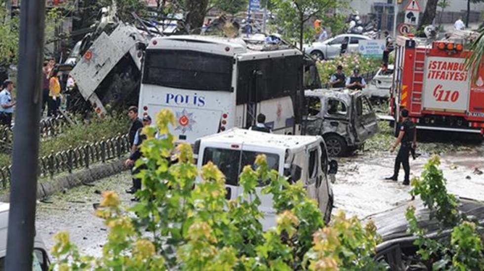 Turquie : une explosion près d'un arrêt de bus à Istanbul fait au moins 11 morts Turquie : une explosion près d'un arrêt de bus à Istanbul fait au moins 11 morts