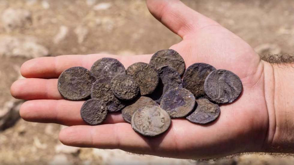 Un trésor de pièces en argent vieux de 2 000 ans a été retrouvé dans des rochers en Israël Un trésor de pièces en argent vieux de 2 000 ans a été retrouvé dans des rochers en Israël