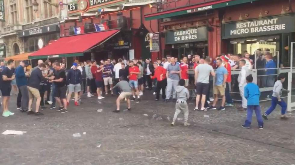 La vidéo de supporters anglais humiliant des enfants roms à Lille indigne Twitter