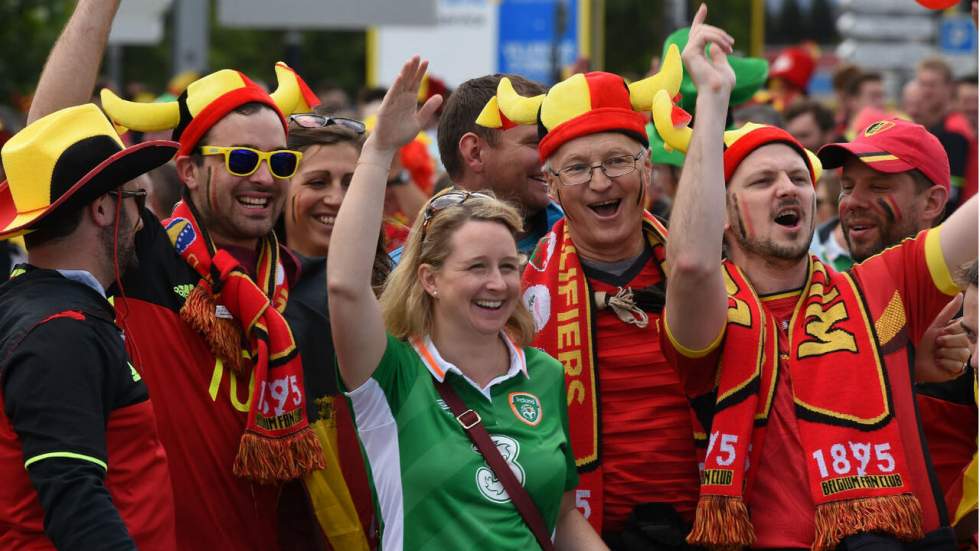Euro 2016 : ces beaux gestes de supporters qui font plaisir à voir Euro 2016 : ces beaux gestes de supporters qui font plaisir à voir