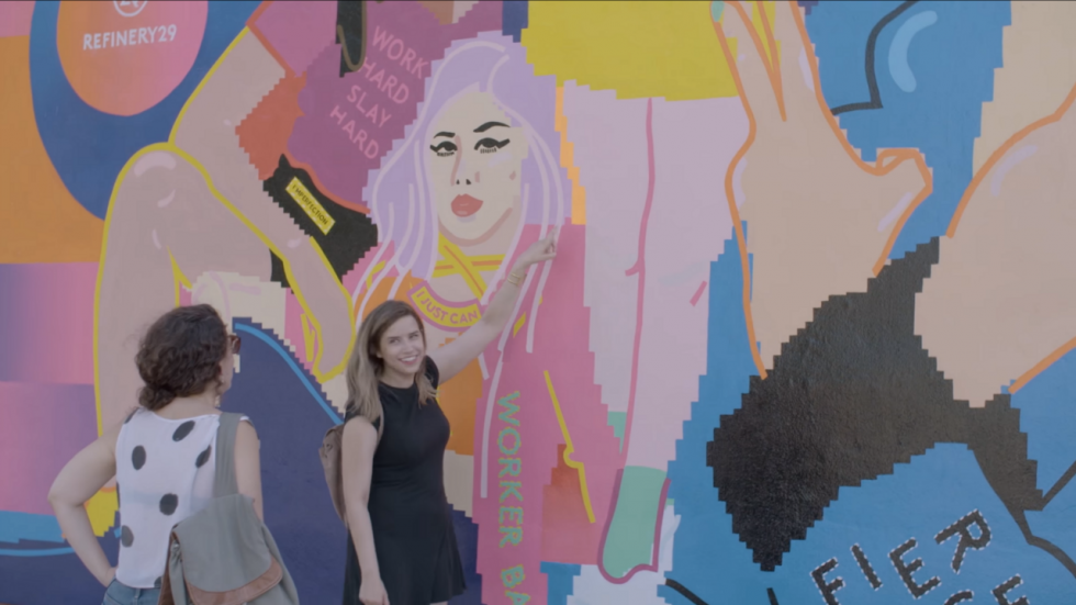 Deux artistes ont utilisé le tableur Google Sheets pour créer une fresque murale colorée