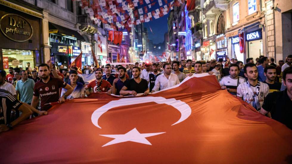 Turquie : après le putsch manqué, la purge s’étend aux écoles et ONG