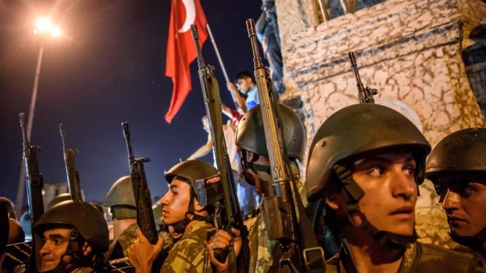 Coup d'État en Turquie : les échanges des officiers putschistes retrouvés sur WhatsApp