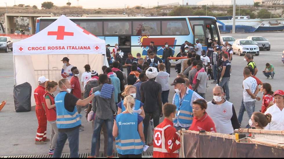 Vidéo : l'Italie se dote de nouveaux "hotspots" pour mieux accueillir les migrants Vidéo : l'Italie se dote de nouveaux "hotspots" pour mieux accueillir les migrants