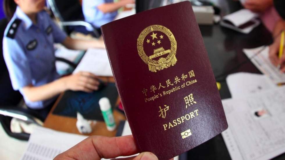 Un douanier vietnamien a perdu les pédales en tamponnant le passeport d'une touriste chinoise