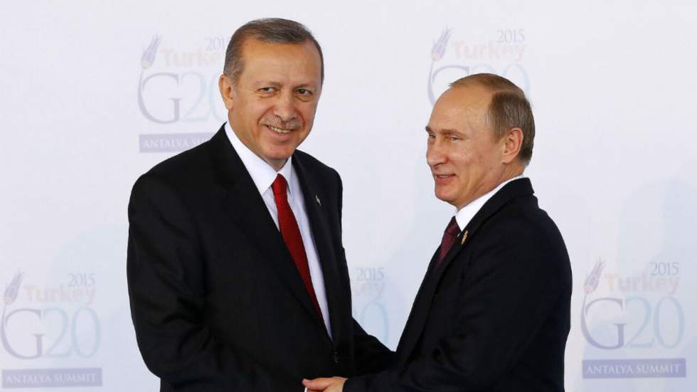 Erdogan en Russie pour relancer ses relations avec Poutine