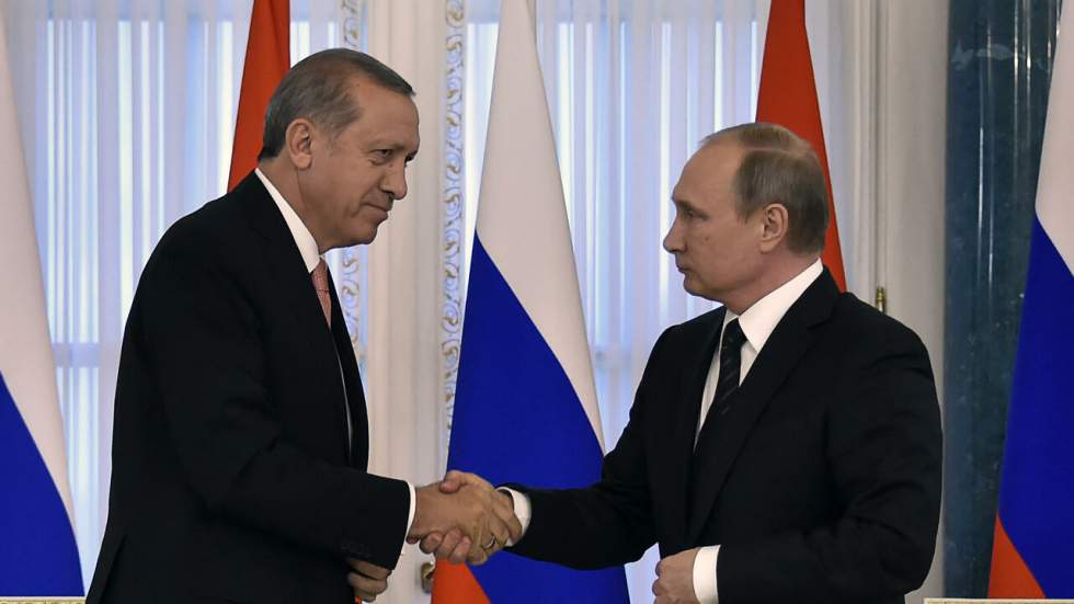 Poutine et Erdogan enterrent la hache de guerre à Saint-Pétersbourg Poutine et Erdogan enterrent la hache de guerre à Saint-Pétersbourg
