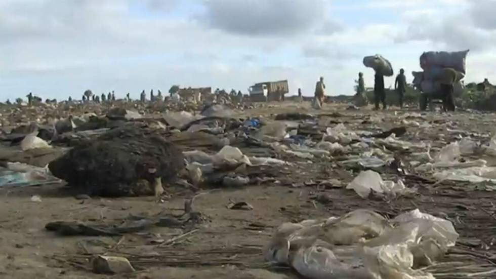 Vidéo : les déchets toxiques du cargo Probo-Koala polluent encore la Côte d’Ivoire dix ans après