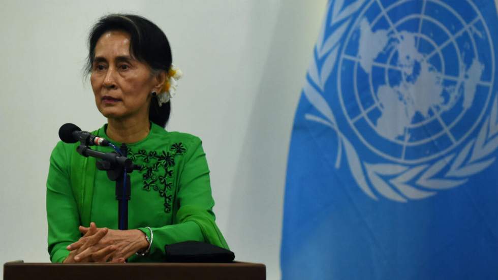 Aung San Suu Kyi ouvre des pourparlers de paix sur fond de rébellions ethniques