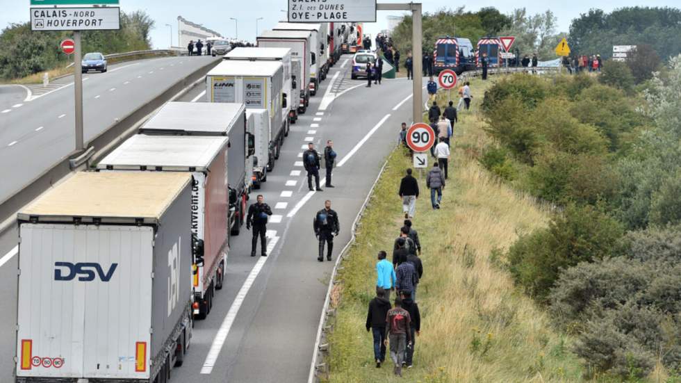 Migrants : Calais se dote d'un mur en béton anti-intrusion le long de sa rocade Migrants : Calais se dote d'un mur en béton anti-intrusion le long de sa rocade