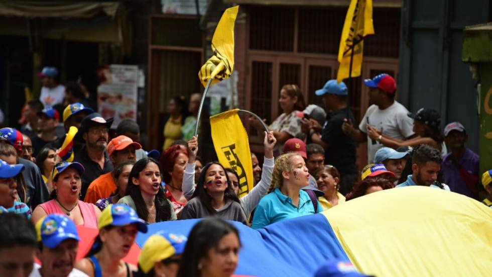 Venezuela : les anti-Maduro et les chavistes s'affrontent par manifestations interposées