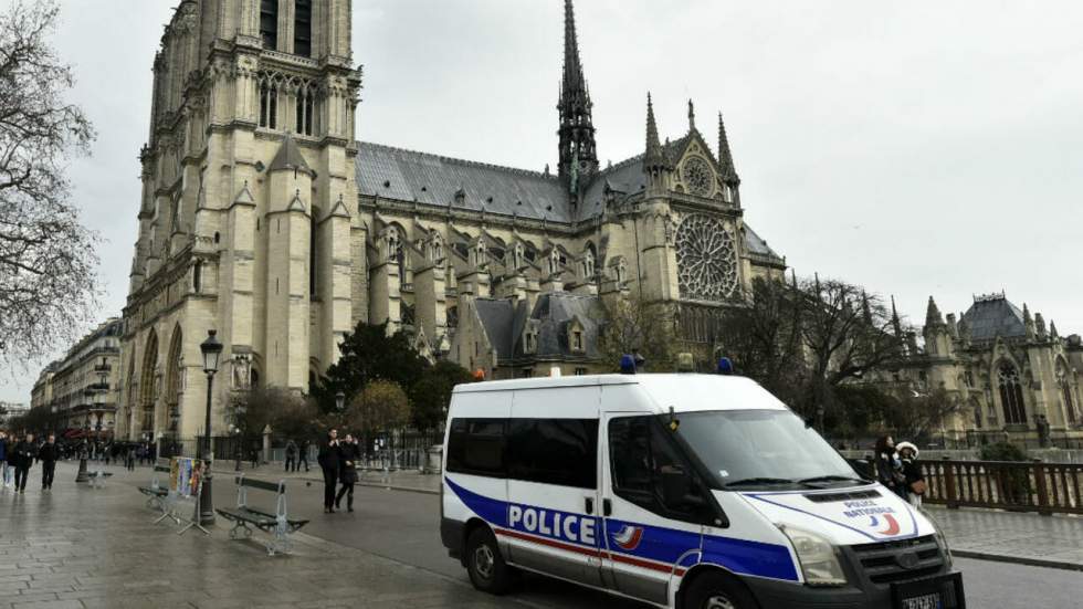 Nouvelles arrestations après la découverte d'une voiture suspecte à Paris